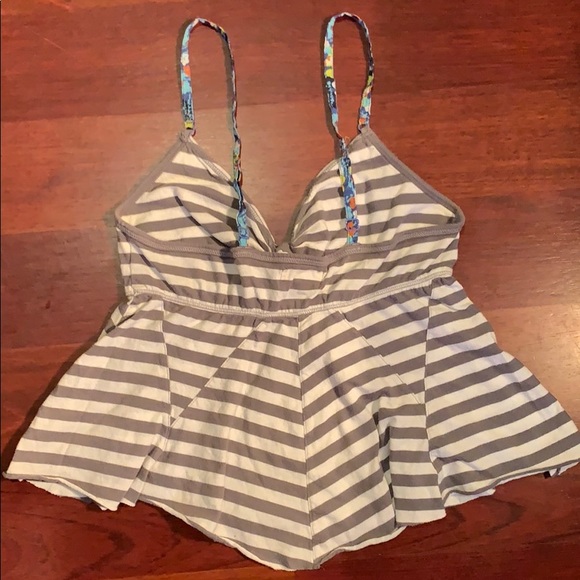 Slight Crop Babydoll/Peplum Top - Picture 2 of 4